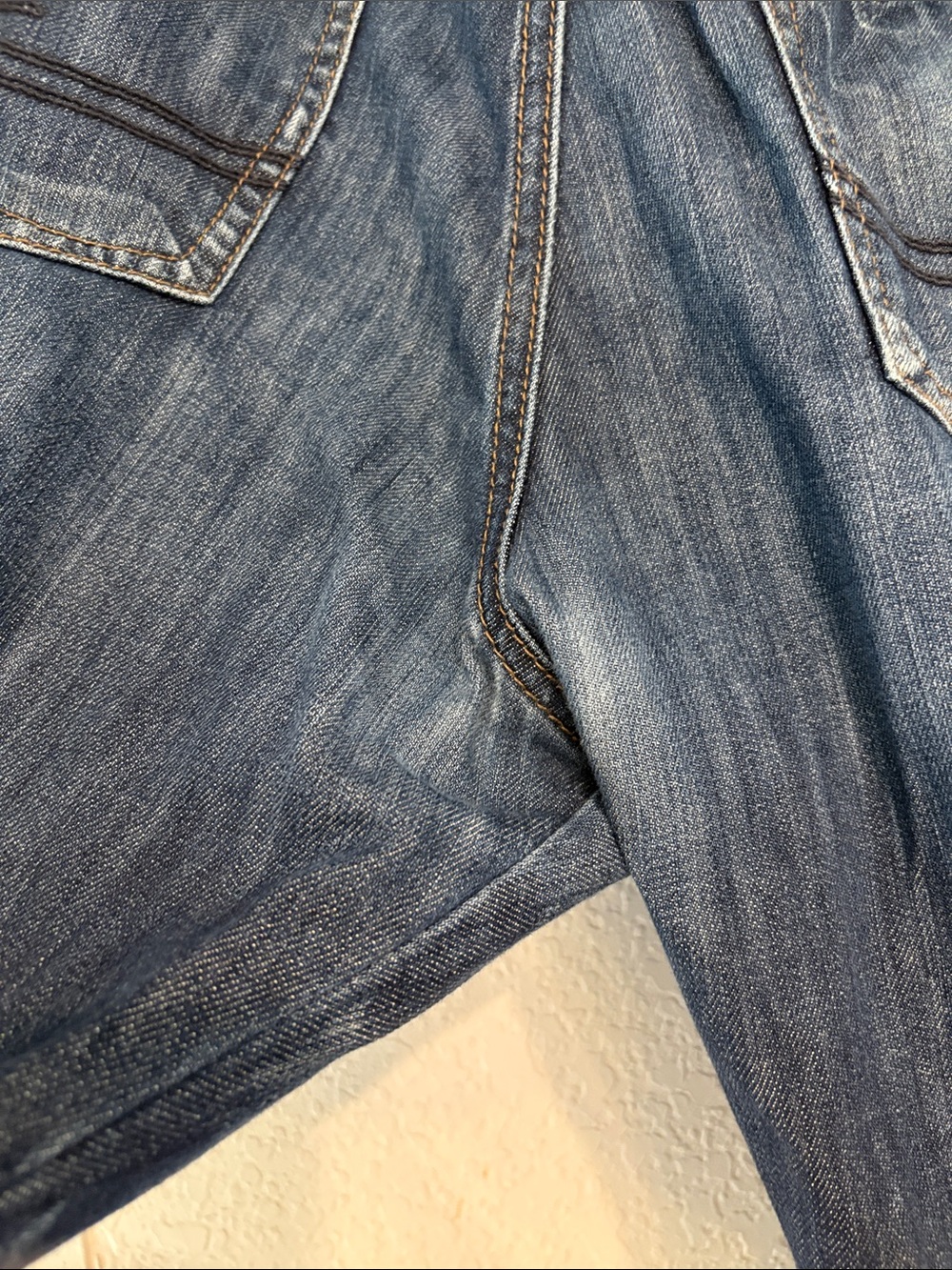 Silver Jeans Men’s Bootcut Jeans in Dark Wash - Picture 7 of 14